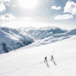 Advanced ski carving techniques: how to improve your control on the slope and ski faster